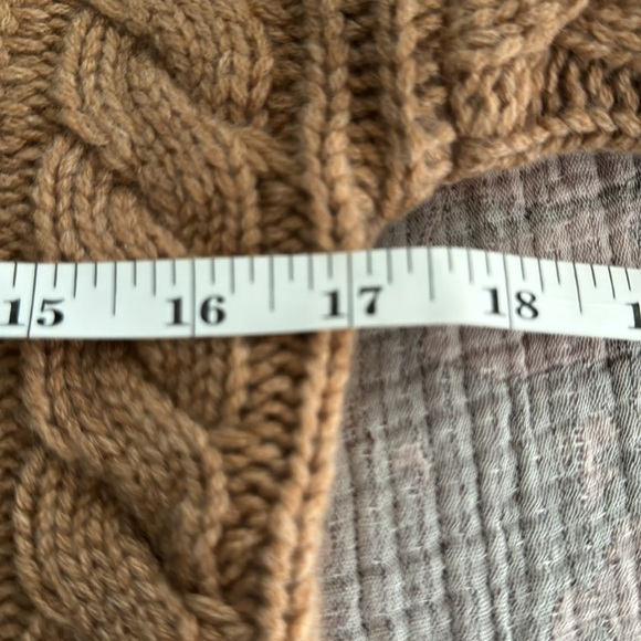 New JCrew Cashmere cropped cable-knit turtleneck sweater - Picture 5 of 5